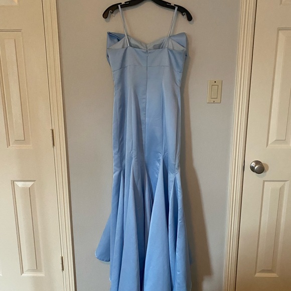 Mac Duggal STRAPLESS BOW MERMAID GOWN - Picture 4 of 5